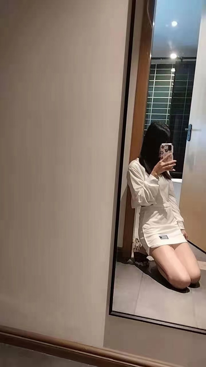 00后嫩妹